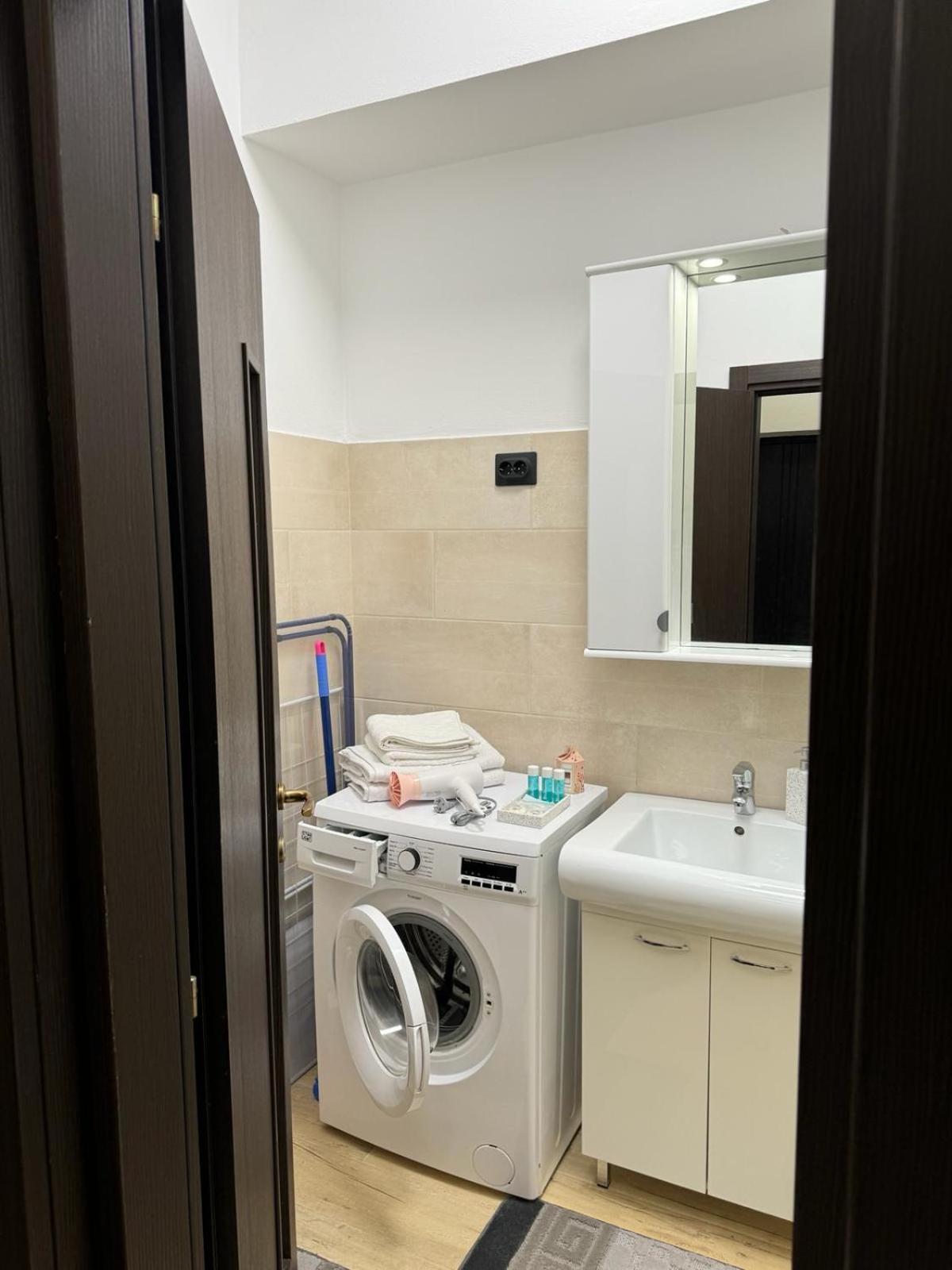Luxury Young Residence Яссы Экстерьер фото