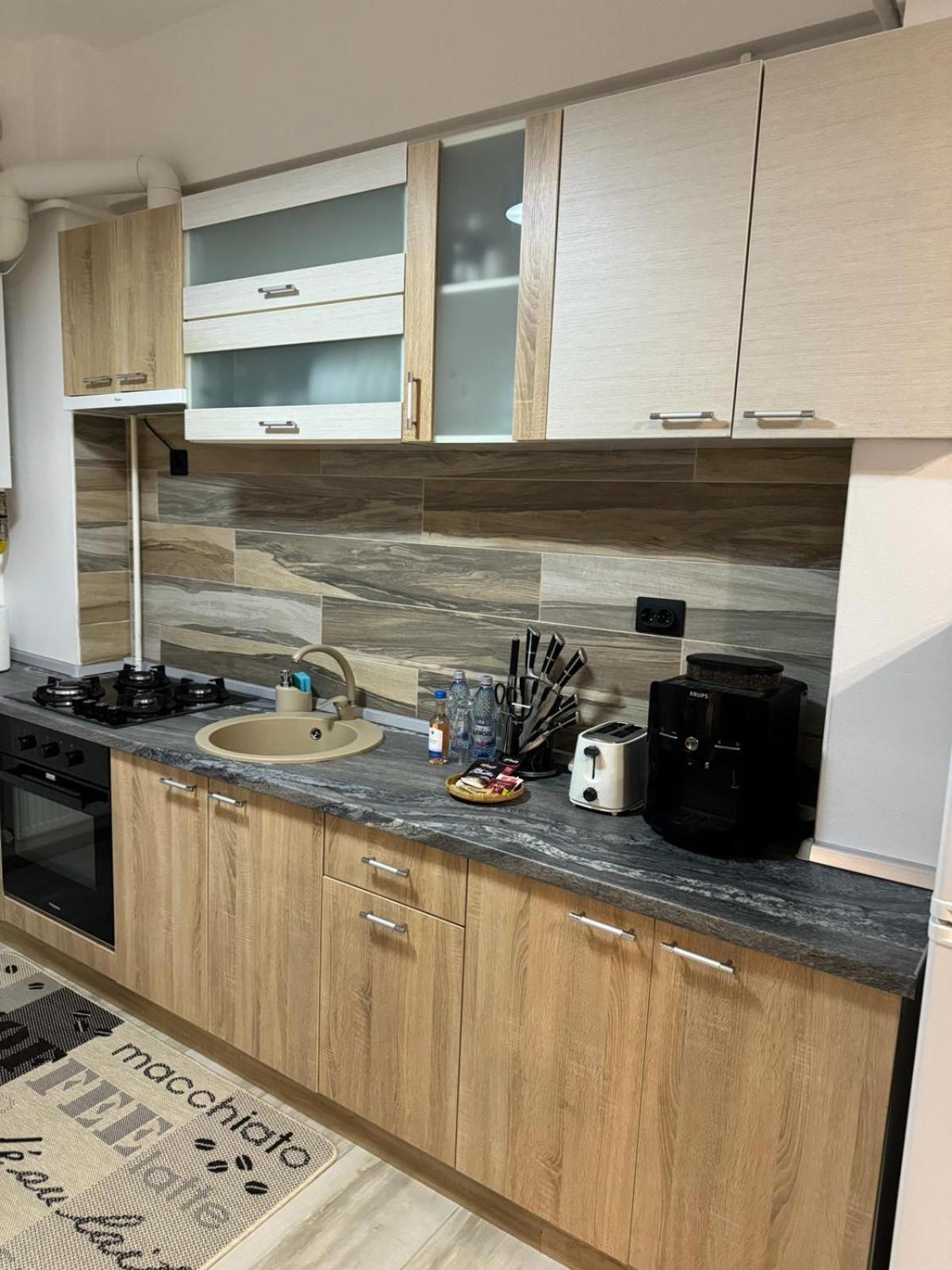 Luxury Young Residence Яссы Экстерьер фото